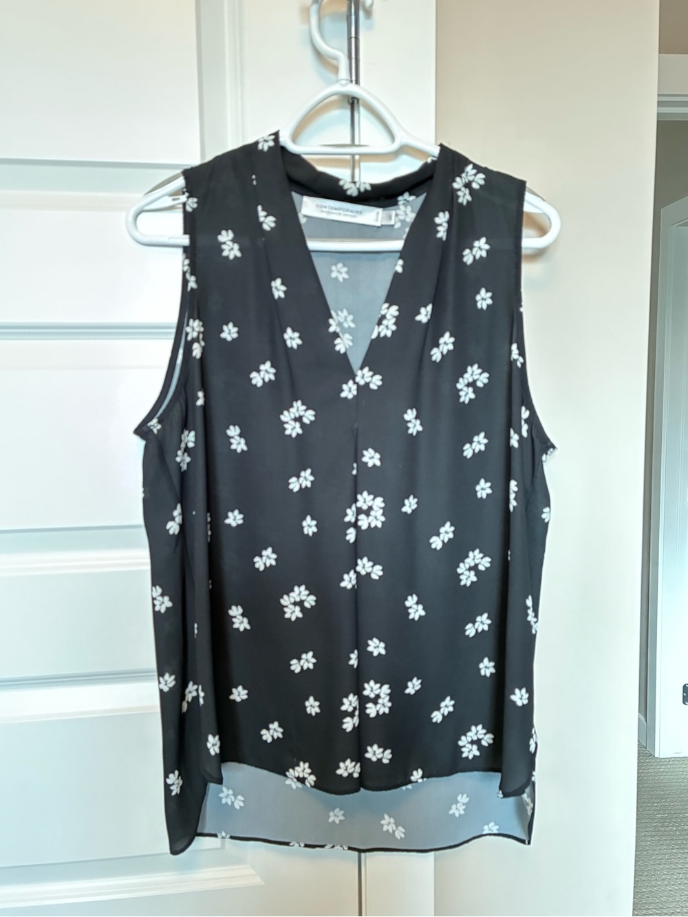 Sleeveless Black Floral V-Neck Top - Size Large